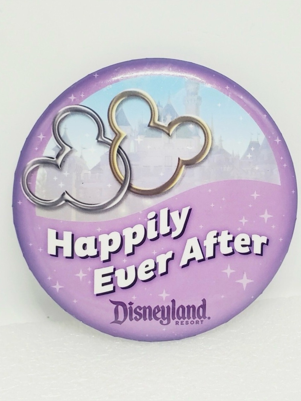 DISNEYLAND RESORT🏰HAPPYLY EVER AFTER🏰MICKEY MINNIE COLLECTIBLE PINBACK BUTTON